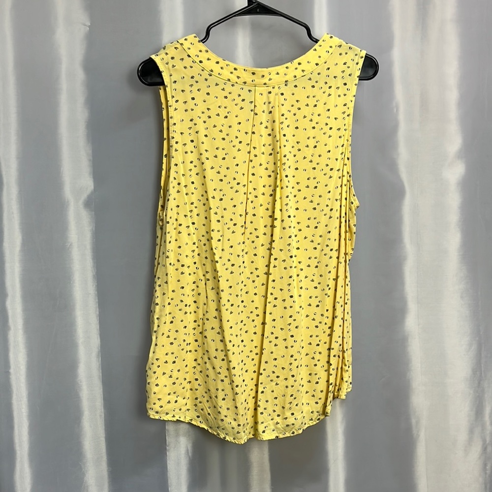 Croft & Barrow lightweight sleeveless top.  New but no tags